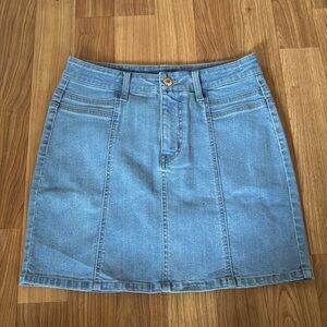 Guess denim skirt size 5